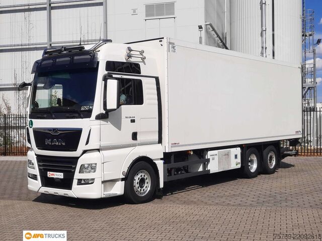 Kühlkoffer-LKW MAN 26.510 TGX XXL Lenkachse ATP Rohrbahnen UT-1200