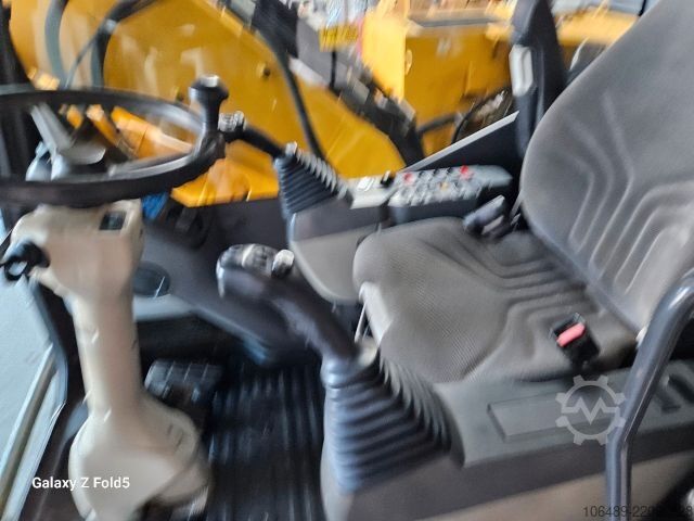 Mobilbagger KOMATSU PW 148 - 8 Schnellwechsler