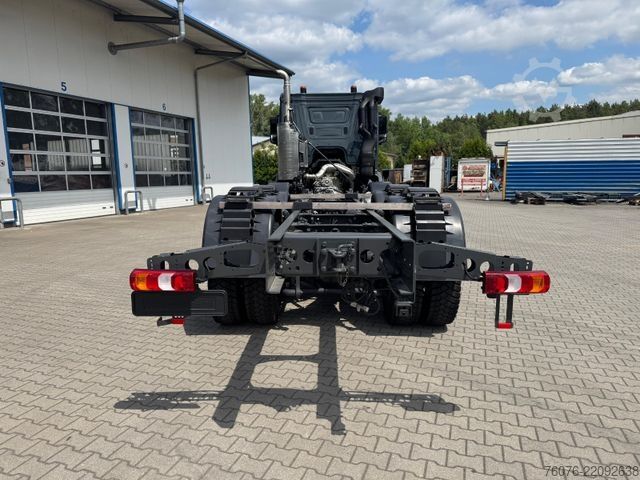 LKW-Fahrgestell MERCEDES-BENZ Arocs 4551 AK 8x8 Allrad 4850 mm Radstand NMV