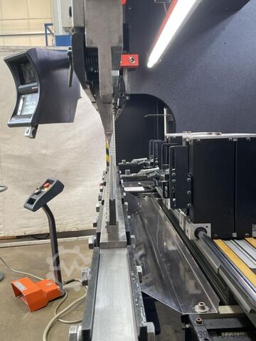 CNC kantpers, 8-assige matrijsbuigmachine, AMADA PROMECAM, kantpersmachine AMADA HFBO 50 x 2000