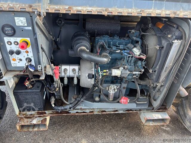 Makaslı kaldırma SkyJack SJ6832RT - 11,70m Diesel Scherenarbeitsbühne