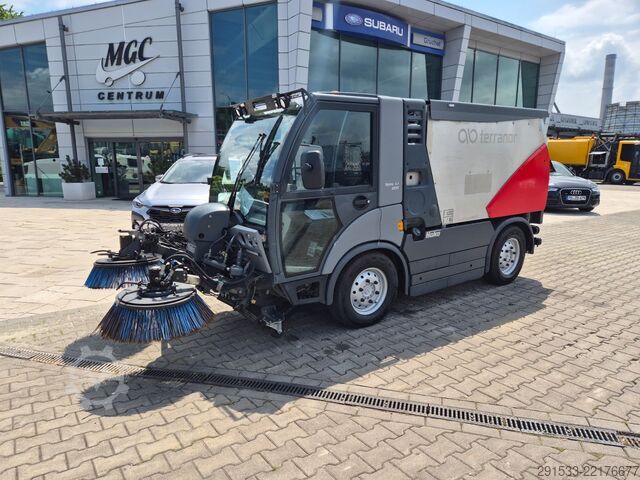 Yol süpürme aracı Hako Citymaster 2200