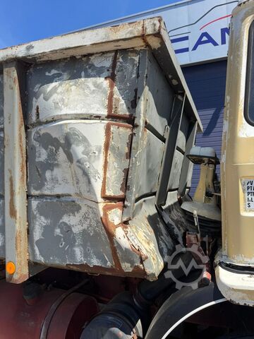 Camion de gunoi Renault G260 **BENNE-TIPPER**