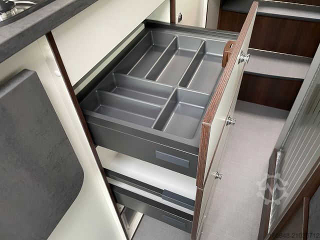 Karavan PÖSSL Summit Prime 640 | Automatik | Rühl Leder |