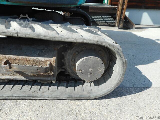 Mini-escavadora Kobelco SK 70 SR-1E ( 7.400kg )