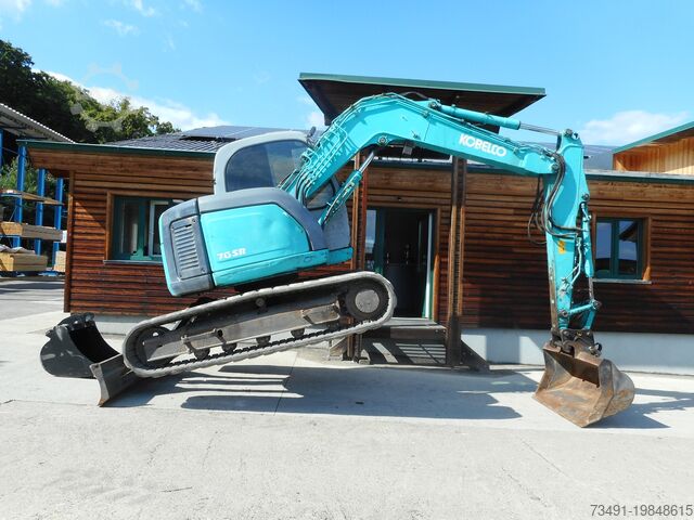Mini-escavadora Kobelco SK 70 SR-1E ( 7.400kg )