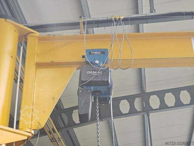 Bomlu vinç DEMAG 