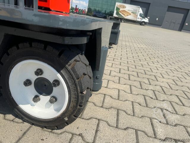 Stivuitor cu patru direcții Combilift C3000GST / LPG /Triplex 8300 mm/Perfect