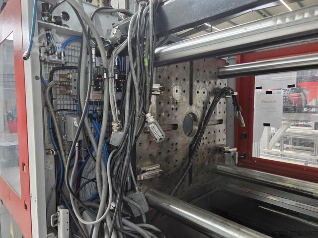 Máquina de moldeo por inyección FERROMATIK MILACRON Elektra 180-2F