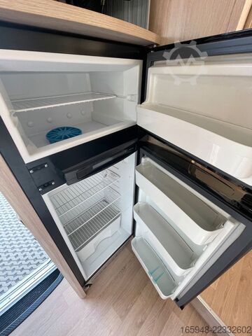 Half-integraal camper RAPIDO F 666 | *Face2Face, Automatik, Einzelbetten*