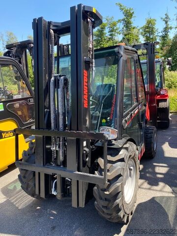 Terreinheftruck Manitou MC30-4