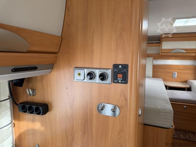 Camper integrale HYMER/ERIBA B-Klasse SL 674 3,0 Ltr. SAT+TV, Solar,