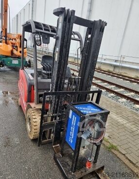 Off-road forklift Manitou ME 425 C 2,5 t Elektro