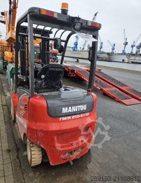 Off-road forklift Manitou ME 425 C 2,5 t Elektro