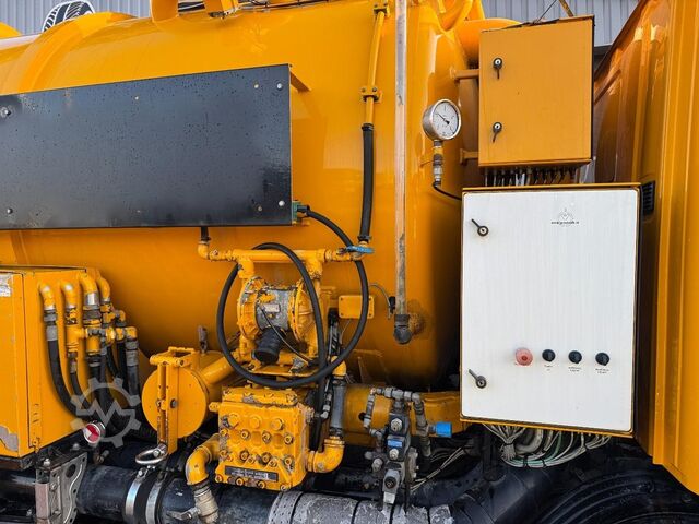 Camião-cisterna Scania P270 DB4x2 Saug- / Druck / HD Pump