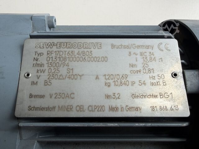 SEW-EURODRIVE RF17 DT63L4/B03 převodový motor 0,25 kW 94 ot/min 25 Nm i=13,84 s brzdou SEW-EURODRIVE RF17 DT63L4/B03 Getriebemotor 0,25 kW 94 U/min 25 Nm i=13,84 Bremse SEW-EURODRIVE RF17 DT63L4/B03 Getriebemotor 0,25 kW 94 U/min 25 Nm i=13,84 Bremse