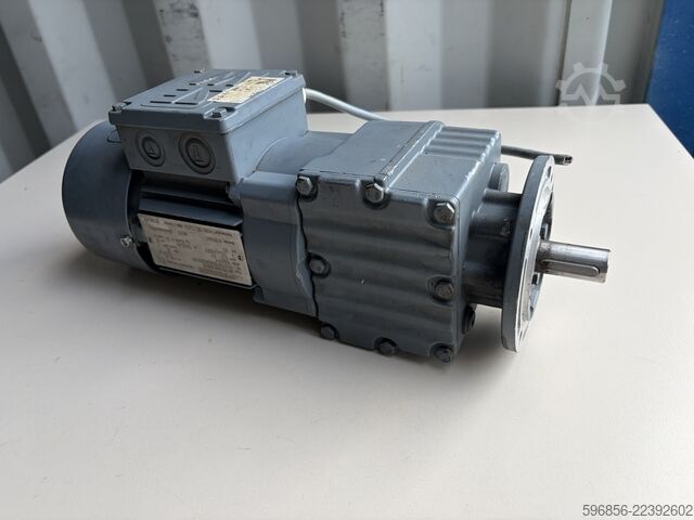 SEW-EURODRIVE RF17 DT63L4/B03 převodový motor 0,25 kW 94 ot/min 25 Nm i=13,84 s brzdou SEW-EURODRIVE RF17 DT63L4/B03 Getriebemotor 0,25 kW 94 U/min 25 Nm i=13,84 Bremse SEW-EURODRIVE RF17 DT63L4/B03 Getriebemotor 0,25 kW 94 U/min 25 Nm i=13,84 Bremse