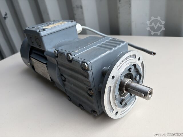 SEW-EURODRIVE RF17 DT63L4/B03 převodový motor 0,25 kW 94 ot/min 25 Nm i=13,84 s brzdou SEW-EURODRIVE RF17 DT63L4/B03 Getriebemotor 0,25 kW 94 U/min 25 Nm i=13,84 Bremse SEW-EURODRIVE RF17 DT63L4/B03 Getriebemotor 0,25 kW 94 U/min 25 Nm i=13,84 Bremse