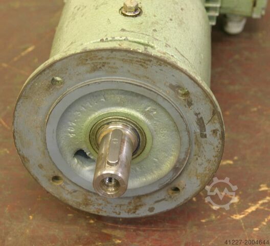 Getriebemotor 0,75 kW 180U/min SEW-EURODRIVE RF40DT80N4