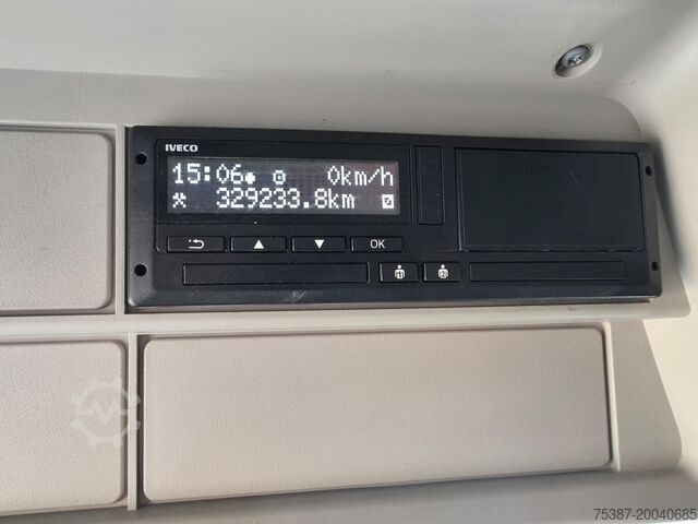 Camion à crochet élévateur IVECO Stralis AS