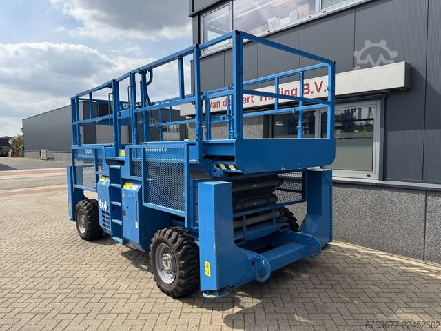 Genie GS 3384 RT sakselift / arbejdsplatform / 12 m arbejdshøjde / 4x4 / Deutz motor GENIE GS 3384 RT Schaarhoogwerker / Scissor Lift / Arbeitsbuhne 12mtr werkhoogte 4x4 Deutz DIESEL