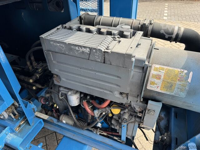 Genie GS 3384 RT sakselift / arbejdsplatform / 12 m arbejdshøjde / 4x4 / Deutz motor GENIE GS 3384 RT Schaarhoogwerker / Scissor Lift / Arbeitsbuhne 12mtr werkhoogte 4x4 Deutz DIESEL