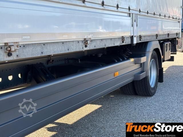 Autocarro con pianale e telone  Atego 1224 L