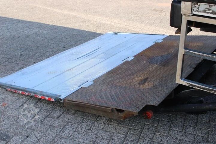 Transport chłodniczy/mrożony Iveco Stralis 310 + 6X2 EURO 5 + CARRIER  + LIFT