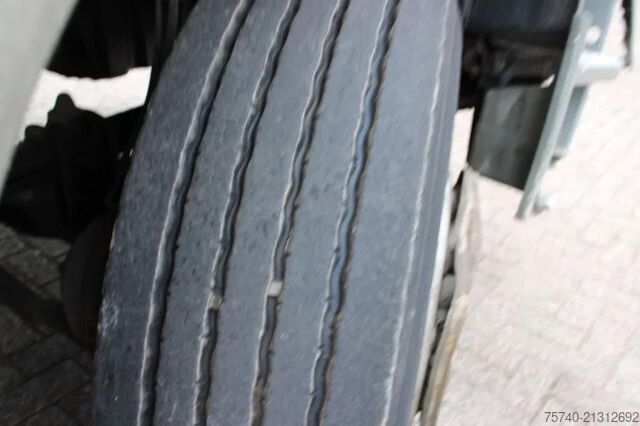 Platforma de încărcare Mercedes-Benz Axor 2633 + 6x2 + euro 5 + manual