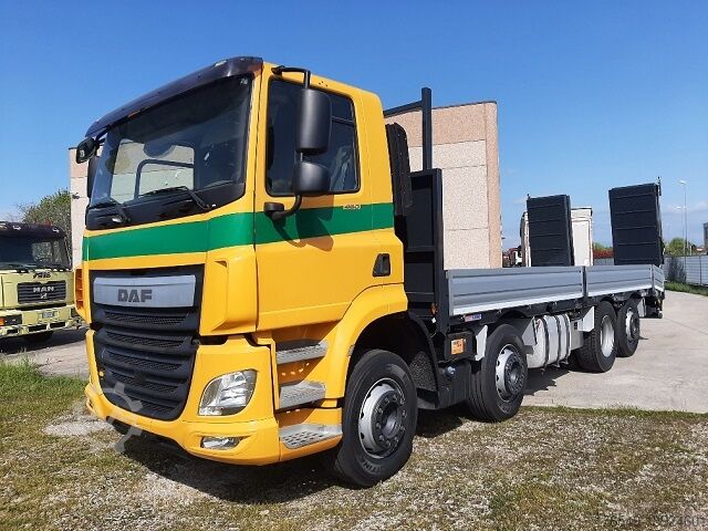 Vehicle transport platform DAF CF 460