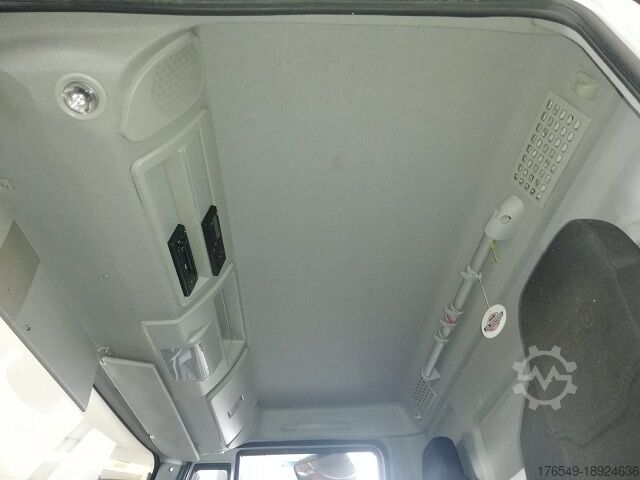 Camion ribaltabile trilaterale Iveco 120E19