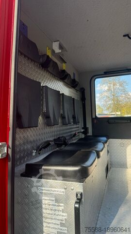 Feuerwehrauto Mercedes-Benz 1222