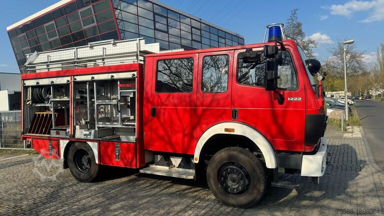 Feuerwehrauto Mercedes-Benz 1222