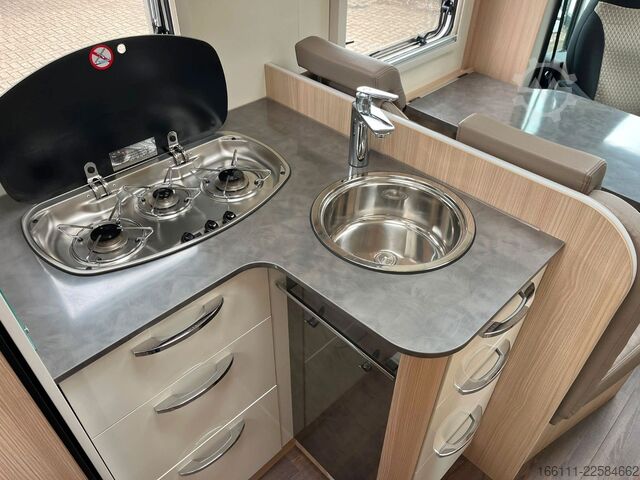 Autocaravana semi-integrada BÜRSTNER Lyseo T 690G  - Einzelbetten -  -