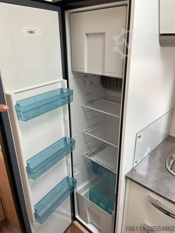 Autocaravana semi-integrada BÜRSTNER Lyseo T 690G  - Einzelbetten -  -