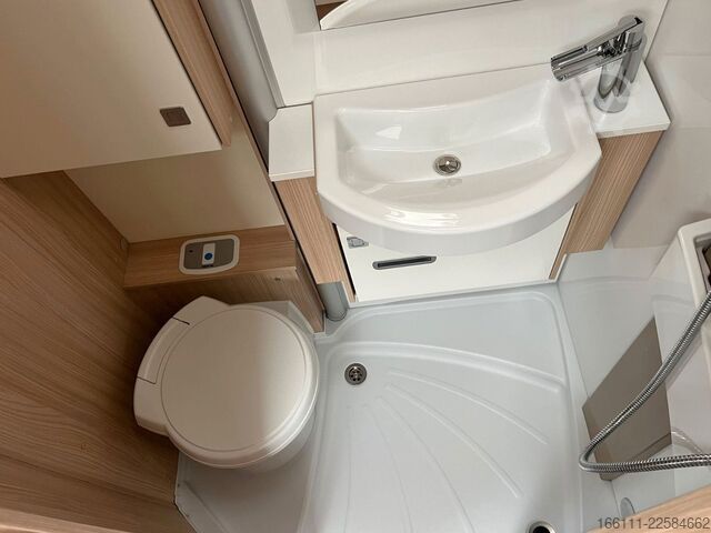 Autocaravana semi-integrada BÜRSTNER Lyseo T 690G  - Einzelbetten -  -
