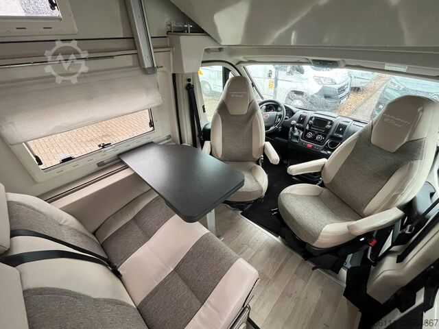 Autocaravana KARMANN Dexter 550 - Hubbett - Heckbad - Klima -