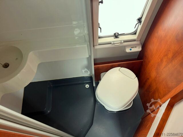 Autocaravana LA STRADA Nova L - Automatik - Festbett -  -