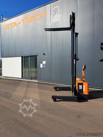 Čtyřcestný boční nakladač Genkinger EGPL16/43TR.