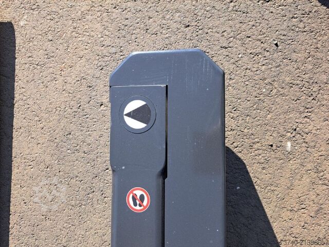 Čtyřcestný boční nakladač Genkinger EGPL16/43TR.