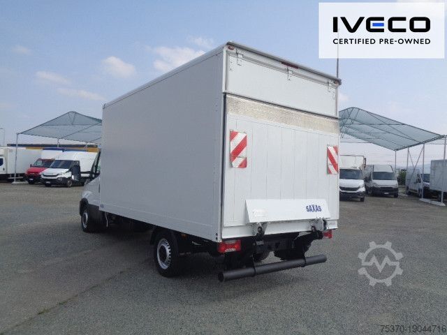 Furgoneta caja IVECO 35S16