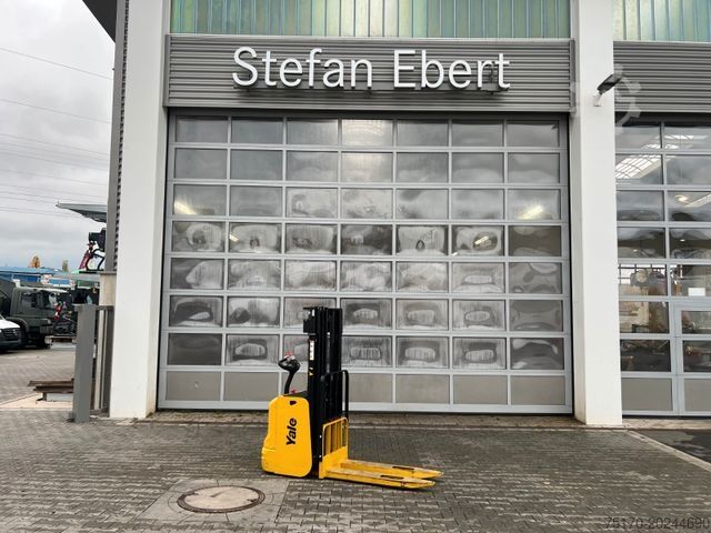 Manual stacker YALE MS 12 AC / Triplex: 4m! / nur 229h! / 2014
