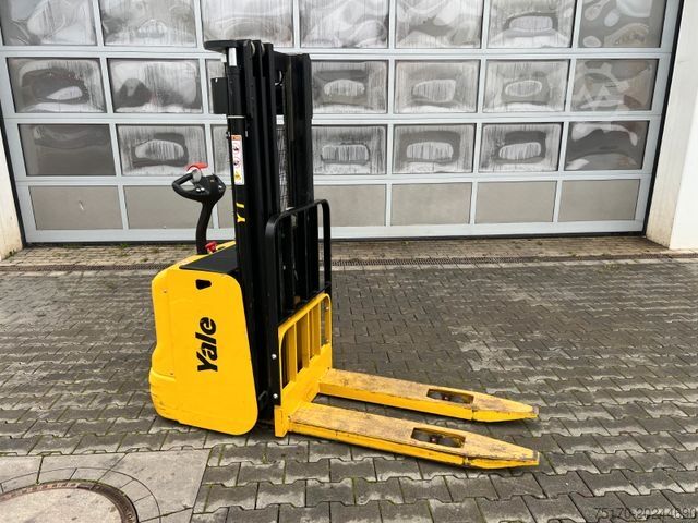Manual stacker YALE MS 12 AC / Triplex: 4m! / nur 229h! / 2014