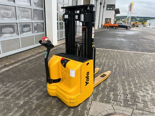 Manual stacker YALE MS 12 AC / Triplex: 4m! / nur 229h! / 2014