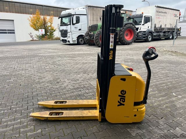 Manual stacker YALE MS 12 AC / Triplex: 4m! / nur 229h! / 2014