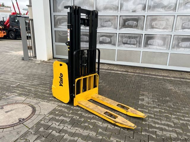 Manual stacker YALE MS 12 AC / Triplex: 4m! / nur 229h! / 2014