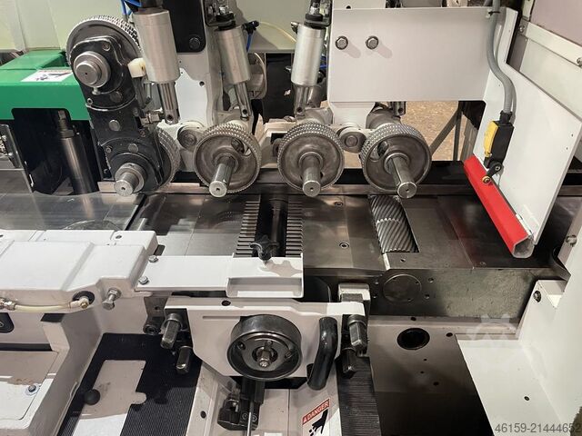 Cepilladora y moldurera Weinig Hydromat 1000 with mechanisation