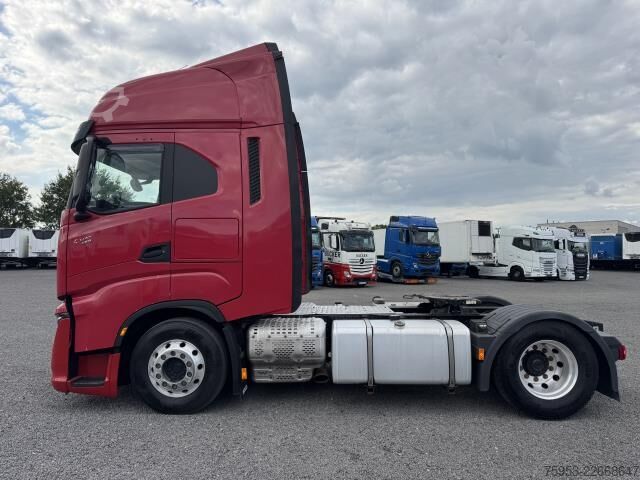 Standardni tegljač Iveco S-Way 460 Standklima Intarder Riwo Kompressor LED