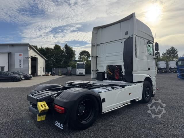 Standardni tegljač DAF XF 530 SSC Intarder Standklima Lightfix Bügel