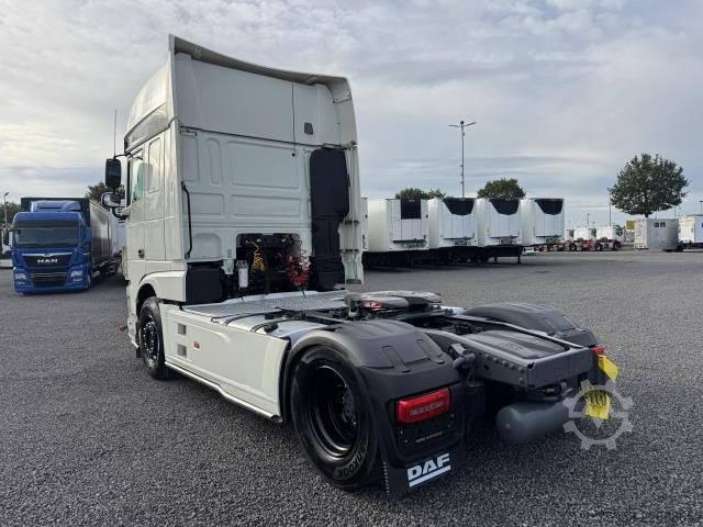 Standardni tegljač DAF XF 530 SSC Intarder Standklima Lightfix Bügel